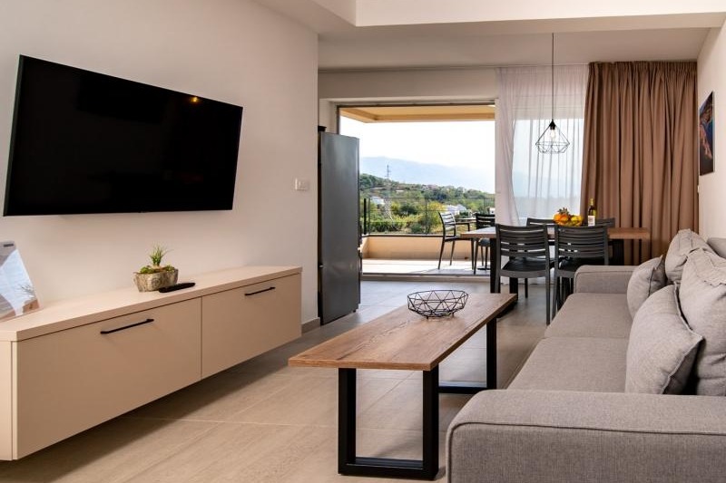 Apartment 6
