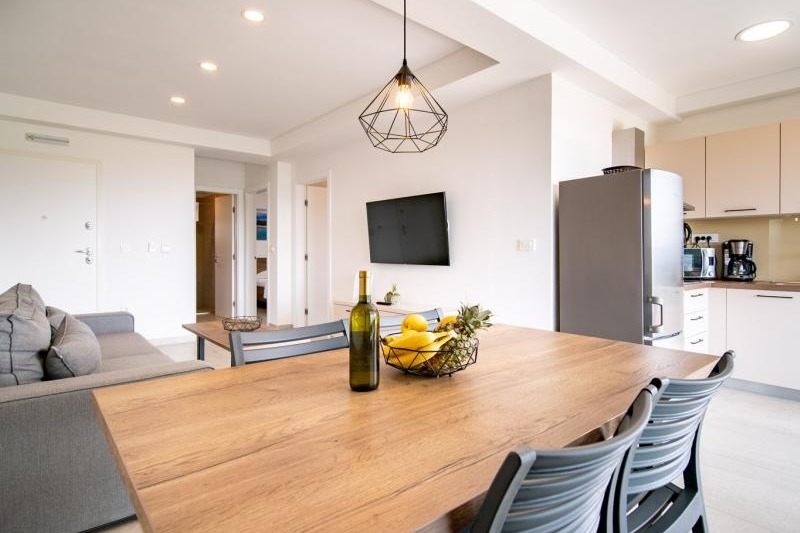 Apartment 6