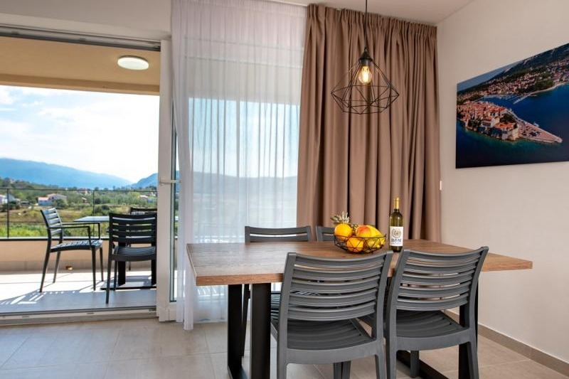 Apartment 6