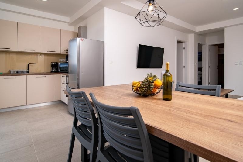 Apartment 5