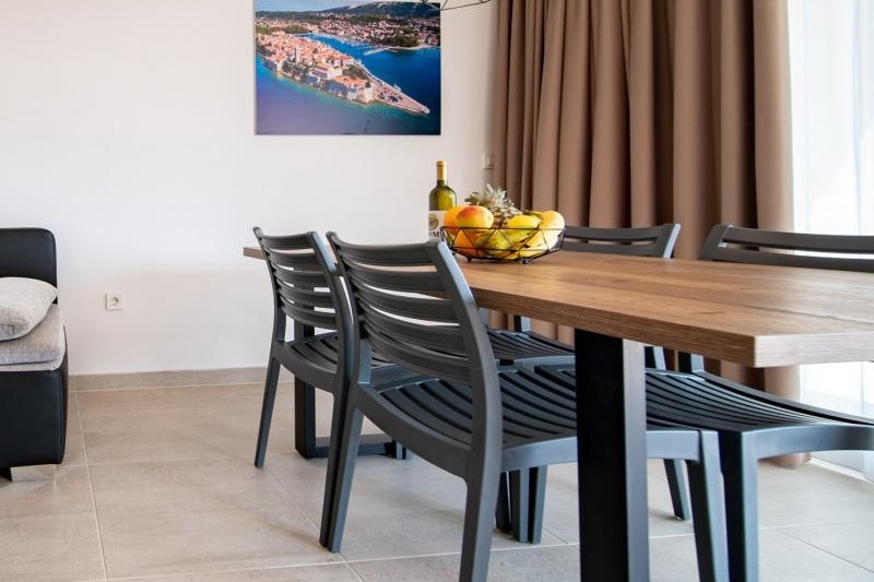 Apartment 5