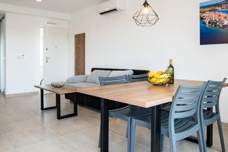 Apartment 5