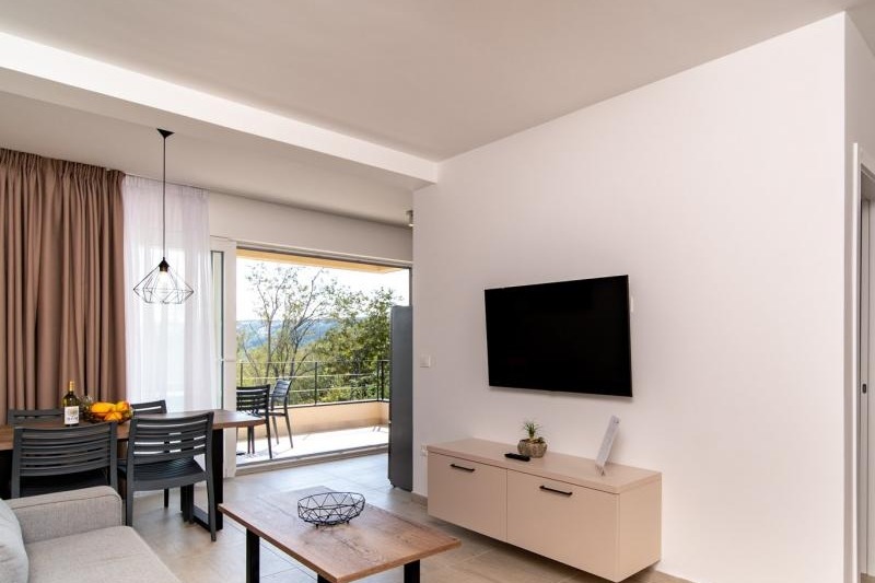 Apartment 4